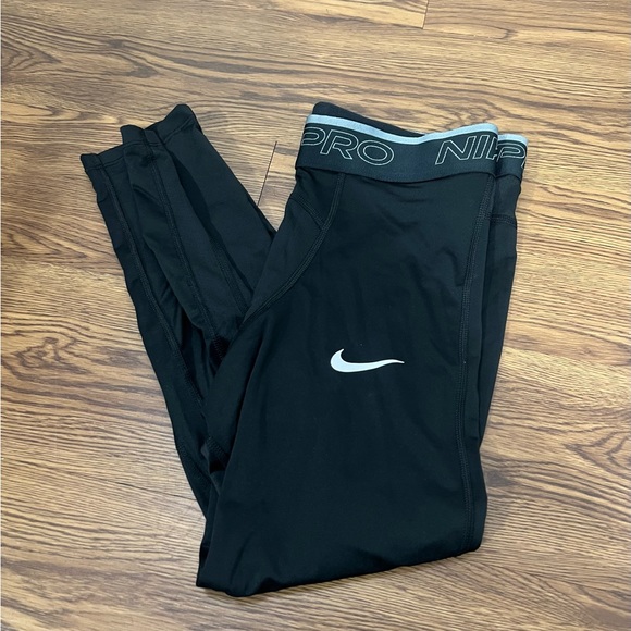 FLAWED Nike Black Pro Training Tights Size Medium - Picture 2 of 4